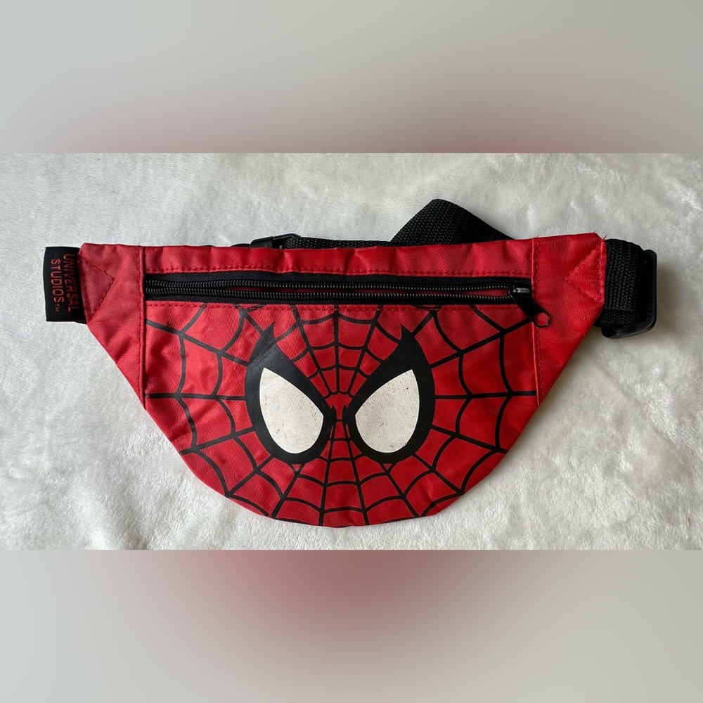2004 Universal Studios Marvel SpiderMan Fanny Pack Gem